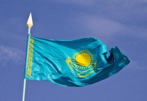 Может Казахстану нужно посмотреть на опыт многовекторности Узбекистана?