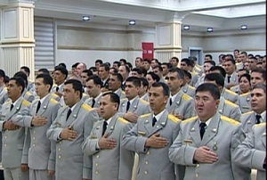 Туркменские власти используют все резервы для увеличения численности армии