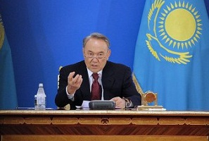 Назарбаев: В старших классах все предметы должны преподаваться на английском