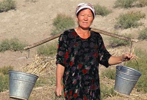 Женщины в Центральной Азии «не ощущают удовлетворения от своей жизни, однако не испытывают притеснений»,- опрос Gallup