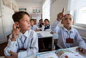 Таджикистан: Культура взяточничества захватила и детей