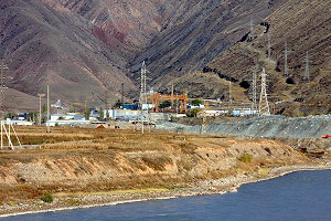 Нашла CASA на камень. Пакистан ищет в Киргизии спасения от энергокризиса