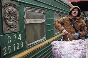 ФМС: В России находится около 1 млн. таджикских граждан