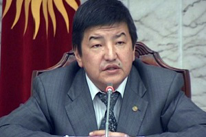 Экс-министр финансов Кыргызстана посоветовал властям обезопасить сомовые вклады граждан