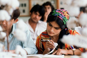 В Таджикистане 27% дипломированных молодых людей не могут читать