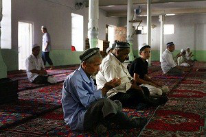 В мечетях Узбекистана читают проповеди о хлопке