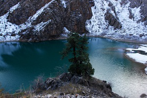Узбекистан предложил исследовать риски прорыва высокогорных озер