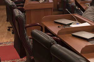 ЦИК огласила утвержденный список депутатов кыргызского парламента VI созыва