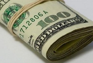 Сотрудникам государственных организаций Туркменистана запретили покупать доллары