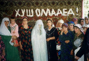 Зачем таджики женятся в Кыргызстане?