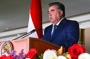 Рахмон призвал таджикистанцев сплотиться в борьбе с терроризмом и экстремизмом