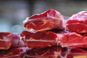 Казахстан первым из стран СНГ начнет в 2016 поставлять мясо в Китай