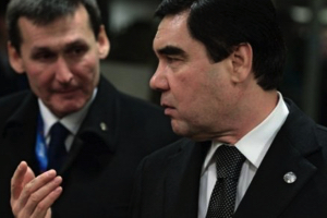 Президент Туркменистана массово уволил министров