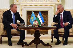 Каримов на встрече с Назарбаевым предложил чаще сверять часы 