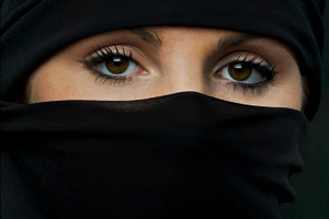 Страсти по хиджабу. Почему центральноазиатские женщины стремятся укутаться?