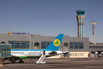 Страна начинается с аэропорта. Три истории о прилете в Узбекистан