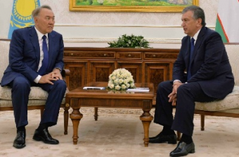 Мирзиеев и Назарбаев обсудили двухстороннее сотрудничество