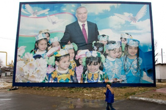 В Узбекистане возвеличивают Каримова, но проводят «чистку» кадров