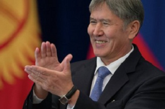 Алмазбек Атамбаев пожелал честной работы новому президенту
