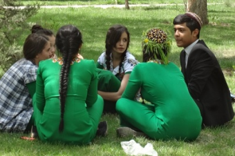 В Туркмении объявили «охоту» на молодые парочки