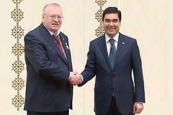 Жириновский, ставший «почетным старейшиной Туркменистана», сравнил страну со Швейцарией