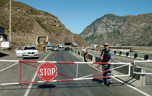 Таджикистан обязал киргизских водителей платить за воздух