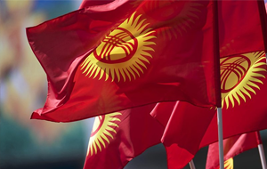 Кыргызстанские конспирологи ждут раскола между Жээнбековым и Атамбаевым
