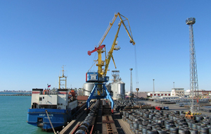 Казахстан решил открыть порты на Каспии для военных грузов США