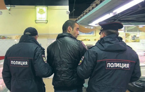 В России на мигрантов хотят надеть специальные браслеты