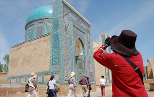 Узбекистан крадет туристов у Кыргызстана?