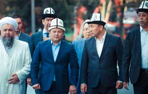 Кыргызстанские политики ищут поддержку в религии?