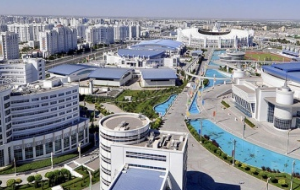 Туркменский манат обесценивается: элита начала скупать квартиры в Ашхабаде