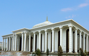 Туркменистан: президент, доходы которого слишком малы