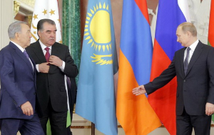 Эксперты: Центральной Азии все сложнее маневрировать между интересами Запада и России