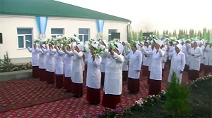 Из-за миграции в Туркменистане не хватает учителей и врачей