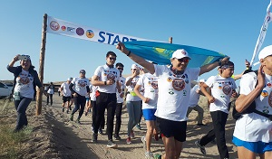 Казахстан: марафон в пустыне привлекает внимание к проблемам экологии