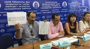 Независимые наблюдатели потребовали провести в Казахстане новые выборы президента