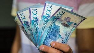 Казахстан. Рыночный курс тенге вызывает вопросы экспертов