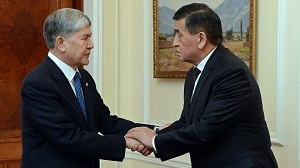 В противостоянии экс-президента и действующего главы Киргизии льется кровь