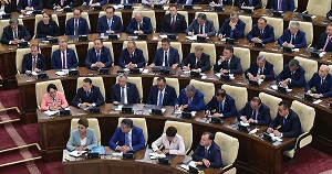 Казахстанских чиновников станет на 25% меньше