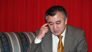 Кыргызстан. Омурбек Текебаев: «Конфликт между действующим и бывшим президентами оказался общественно полезным»