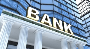Казахстанцы не торопятся забирать деньги из лишенных лицензий банков