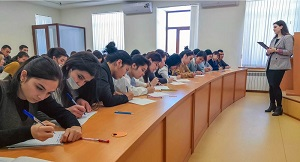 В Узбекистане протестируют учителей русского языка