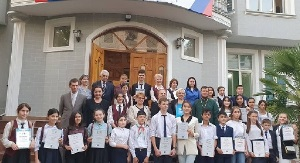 Таджикские школьники рассказали о своих героях