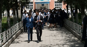 Вооружены и опасны: почему таджикские школьники столь агрессивны