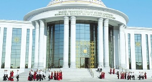 История о том, как международный университет стал обычным туркменским вузом
