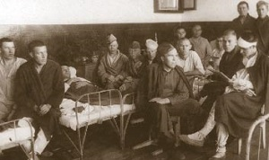 В годы ВОВ в одной из школ Кыргызстана был военный госпиталь, куда привозили тяжелораненых