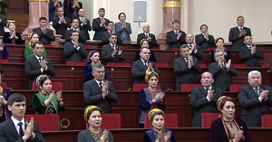 Бердымухамедов встретился с депутатами для обсуждения создания двухпалатного парламента