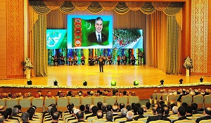Туркменистан: маскируя реальность