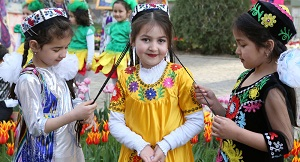 Назад в прошлое: к чему приведут изменения в таджикских фамилиях и отчествах